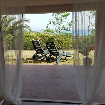 Daire Anna: Ampio Con Terrazza Vista Mare