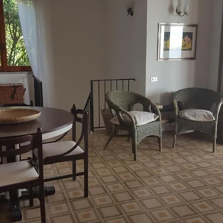 Anna: Ampio Con Terrazza Vista Mare Daire *