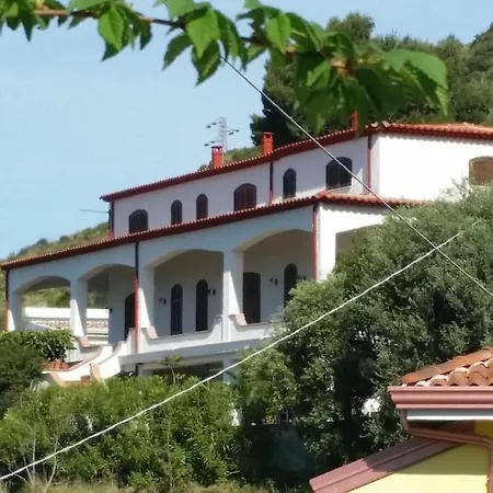 Daire Anna: Ampio Con Terrazza Vista Mare